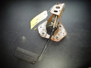 2003 Pontiac Aztek brake pedal assembly D4 - Picture 1 of 4