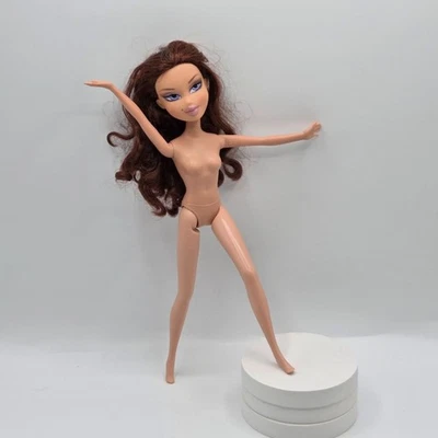 Muñeca Bratz Phoebe cabeza en cuerpo de Barbie 2001/2006 MGA/Mattel Foto 1 de 4