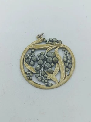 Antikgold Anhänger mit floraler Reliefstruktur im Jugendstil Design - Bild 1 von 4