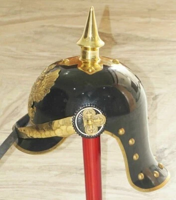 Casco de hierro Pickelhaube alemán grado oficial prusiano de la Guerra Mundial con detalles de latón Foto 1 de 4