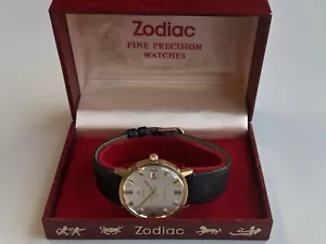 Vintage Zodiac Gold Dress Watch - Swiss made - 1970’s - Box & Papers - Picture 1 of 5