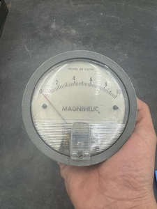 Dwyer Magnehelic Differential Pressure Gauge - Picture 1 of 11