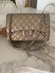 CHANEL Classic Flap Shoulder Bag - Picture 1 of 8