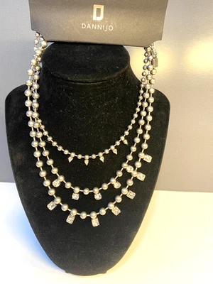 Collar Dannijo plata y cristal llamativo. Elegante brillante vanguardista Foto 1 de 4