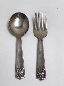 Juego de cucharas tenedor de bebé vintage 1950 abril de plata mango recto Wm Rogers Son - Imagen 1 de 8