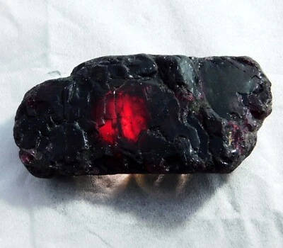 287.55 Ct Natural Chrome Pyrope Red Garnet Facet Rough Loose Gemstone -Tanzania - Image 1 of 4