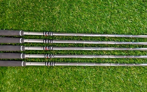 TT Elevate MPH Stahl Regular Flex Eisenwellen 7-GW **5 Wellen ** 0,355 mit Griffen - Bild 1 von 5