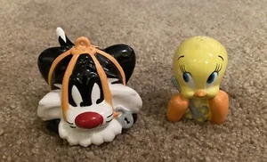Sylvester & Tweety Salt & Pepper Shakers - Picture 1 of 8
