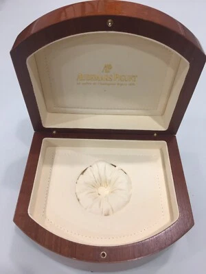 Caja Reloj Mujer Audemars Piguet AP Royal Oak Alto Brillo Excelente Estado Foto 1 de 4