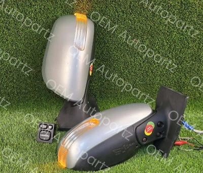 Toyota Yaris, vitz 05-09 Power Folding Side Mirrors with Indicator Lights used - Image 1 of 4