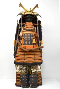 Armatura samurai giapponese Yoroi a grandezza naturale antica armatura capolavoro dal Giappone - Foto 1 di 10