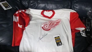 Maglia Gordie Howe firmata CCM Redwings certificata JSA - Foto 1 di 9