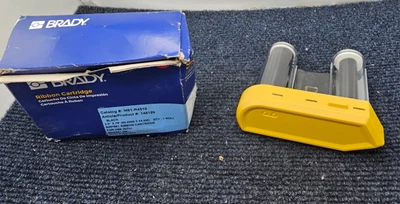 Cartucho de cinta Brady M61-R4310 para impresoras BMP61, M611, 2" de ancho x 75' de largo, negro Foto 1 de 4