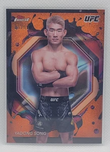 2024 Topps Finest UFC Yadong Song Tangerine Glitter Refractor #ed 01/50 #285 - Imagen 1 de 2