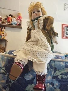 Muñeca estilo victoriano mejillas gorditas marrones ojos - Imagen 1 de 20