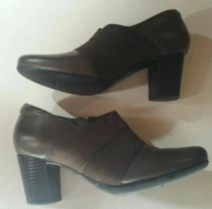 Clarks Bendables Leather Heels Womens 8 M Brown - Picture 1 of 10