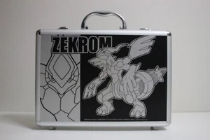 Pokemon Zekrom Adjunto Estuche / Maletín de Japón al Mundo / Vintage / Retro - Imagen 1 de 17