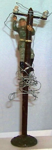 Lineol Composition German Soldier on the Telephone Pole - Picture 1 of 2