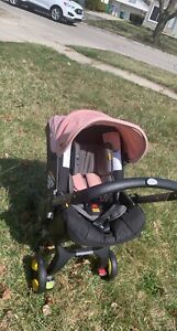 doona car seat / stroller EXCELLENT used condition & accessories -seedescription