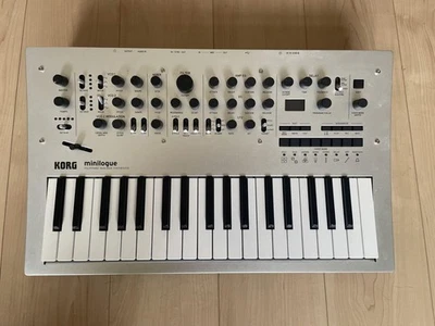 KORG Minilogue Polyphon Analog Synthesizer 4 Stimmen 37 Tasten 16 Step Sequenzer - Bild 1 von 3