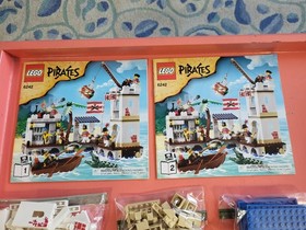 LEGO 6242 - Pirates: Soldiers' Fort, complete w/all figs, VGC, 1 sticker missing