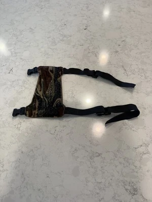 TARANTULA 2 STRAP ARMGUARD MOSSY OAK BREAKUP - Image 1 of 2