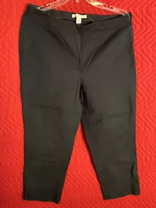 Chicos Womens 1.5 Weekends Capri Pants Black Flat Front Stretch zip on side - Picture 1 of 4