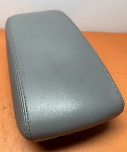 2015 2016 Jeep Grand Cherokee Center Console Lid Armrest GRAY LEATHER OEM - Picture 1 of 11