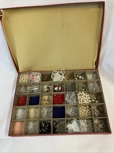 Collezione perline artigianali assortite vintage in scatola organizer varie misure e colori - Foto 1 di 24