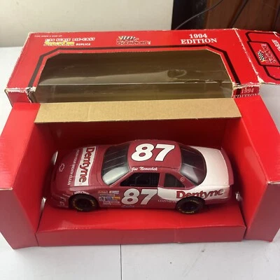Chevy Bank vintage 1992 Racing Champions NASCAR Joe Nemechek Dentyne #87 1:24 Foto 1 de 4