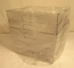 Paquete de 3 contenedores de almacenamiento transparentes Isaac Jacobs XL con asas, cada contenedor es de 12L x 11W x 7H - Imagen 1 de 3