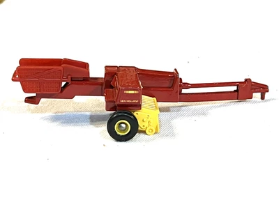 Ertl Diecast Farm Toy New Holland Hayliner Square Hay Baler 1:64 - Image 1 of 4