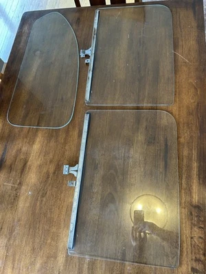 Fiat 600D Door Glass Windows - Left, Right, Rear. All Excellent - Image 1 of 4