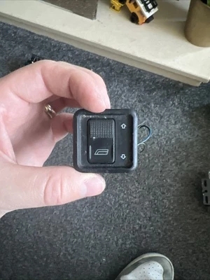Interruptor de ventana principal eléctrico central Audi 80 B4 Cabriolet 8G0959851A Foto 1 de 4