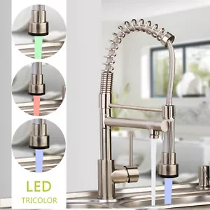 Rubinetto Cucina Nichel Spazzolato LED Girevole ed Estraibile Spray Miscelatore Ottone Foro Singolo - Foto 1 di 6