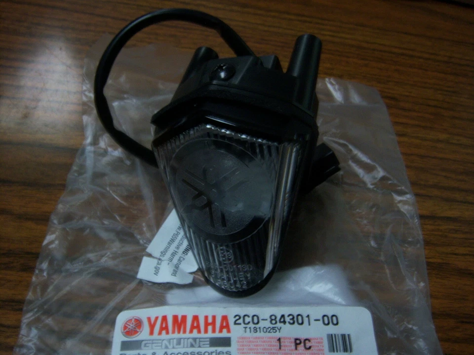 YAMAHA YZF R6 2006 2007 FABRICANTE DE EQUIPAMENTO ORIGINAL LÂMPADA DE PILOTO FRONTAL NOVA EM FOLHA 2C0-84301-00-00 FABRICANTE DE EQUIPAMENTO ORIGINAL - Imagem 1 de 1