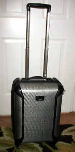 TUMI TEGRA-LITE 18" HARD-SIDED SPINNER 4-WHEEL CARRY-ON LUGGAGE 28120TG GRAPHITE