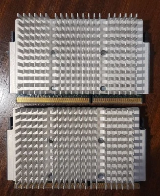 Matched Pair of Pentium III CPU 866/256/133 Slot1 SL4BV - Image 1 of 3