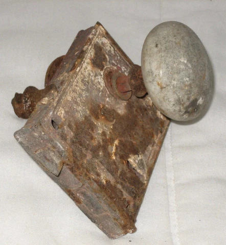 4.5" ANTIQUE CAST IRON DOOR LOCK WITH PORCELAIN KNOB Cover