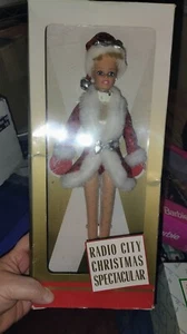 Vantage Barbie From The 90S -￼Radio City Rockettes Barbie- (Christmas Theme) - Picture 1 of 2