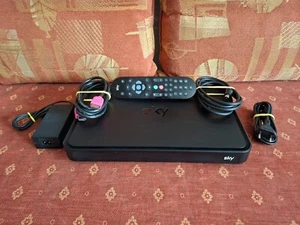 Humax ESd-160C Sky Q Kabel-Receiver 1TB Festplatte mit Fernbedienung - Bild 1 von 10