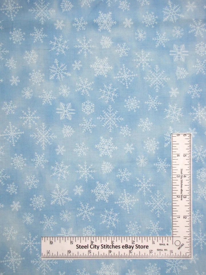 Tela de Navidad Copos de Nieve Blanco Nieve sobre Azul Tonal Santee Algodón 1.1 yardas Foto 1 de 1