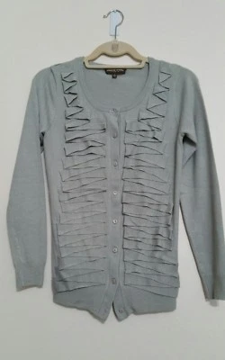 Серый свитер-кардиган Adrienne Vittadini Studio с горизонтальными оборками размер Small - Изображение 1 из 4