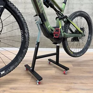 Cavalletto Manutanzione Centrale E-Bike Universale con RUOTE Verniciato NERO - Photo 1/3