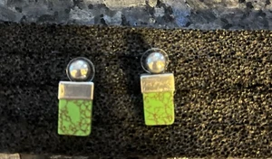 Rare Vintage Green Gaspeite Sterling Silver Earrings - Picture 1 of 2