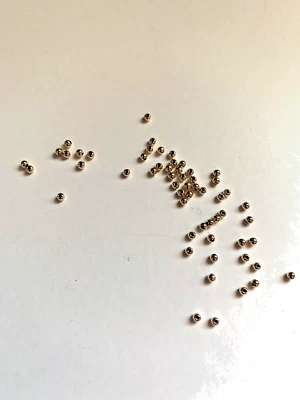 Cuentas redondas sin costuras rellenas de oro de 14kt de 2 mm. 500 piezas Foto 1 de 3