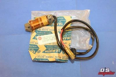 Bobina de iluminación Yamaha 1972 JT2 JT2MX PN 288-81313-10-00 nuevo de lote original Foto 1 de 4