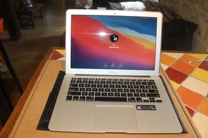 APPLE MAC BOOK AIR Comme Neuf Intel Core 5 Double Coeur 1,6Ghz Mem. 8 Go DDR3 - Photo 1/16