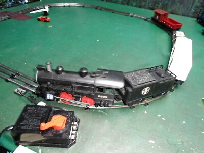 Lionel  #8803 0-4-0 Steam Locomotive Powered,  O27 5 unit Freight Train Set - Image 1 of 4