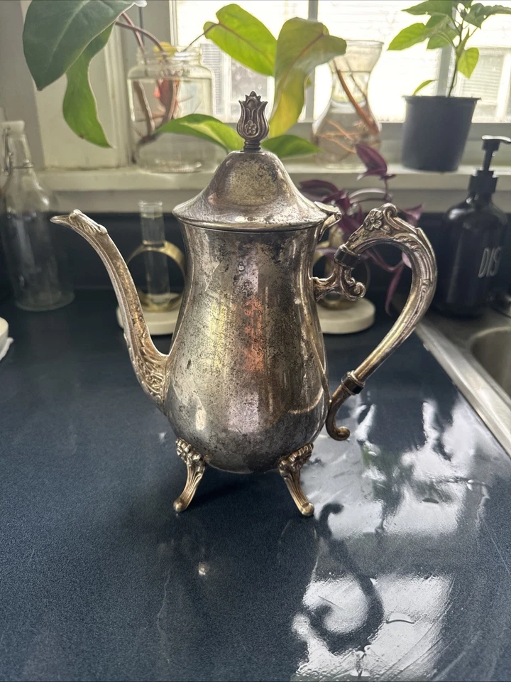 Vintage Wm. A. Rogers By Oneida Silversmiths Silver-Plated Coffee Tea Pot - Image 1 of 1